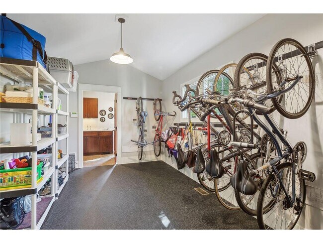 Building Photo - 4015 Wood End Dr