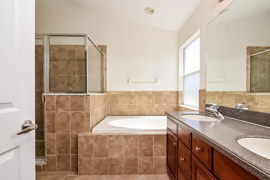 Building Photo - 209 Fern Gulley Dr