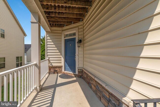 Building Photo - 42706 Chisholm Dr