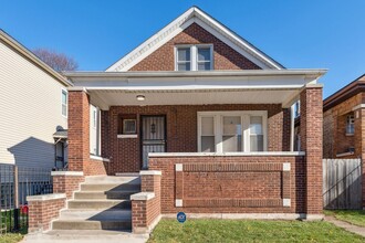 Building Photo - 8423 S Colfax Ave