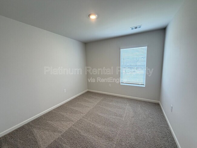 Building Photo - 42 Rustin Rdg