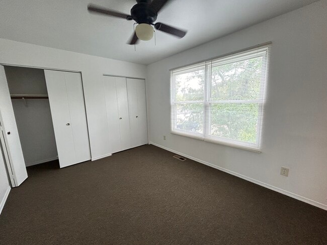 Building Photo - 950 Edgar Dr