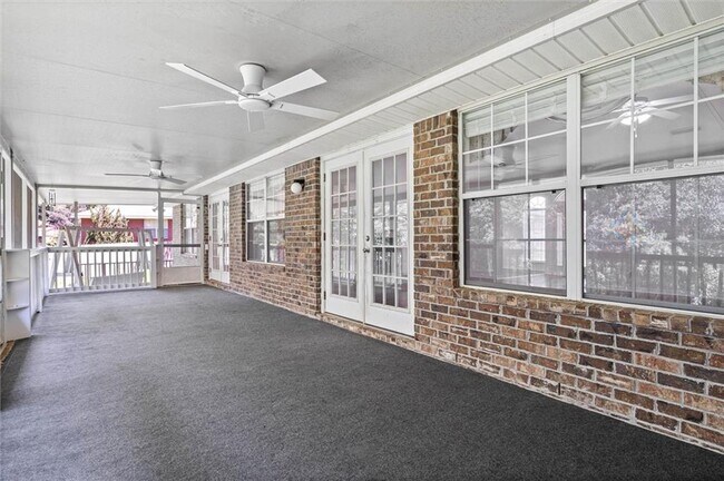 Building Photo - 4120 Fenwick Loop S