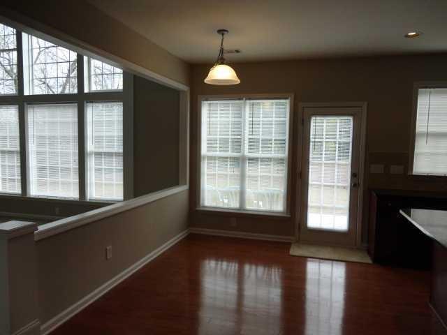 Building Photo - 690 Pimlicon Pl