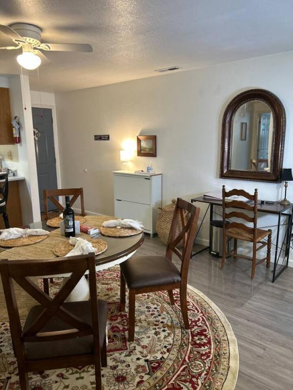 Building Photo - 563 Primrose Dr