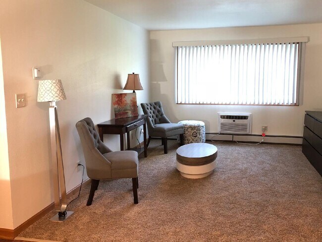 Building Photo - Mapleview Apartments