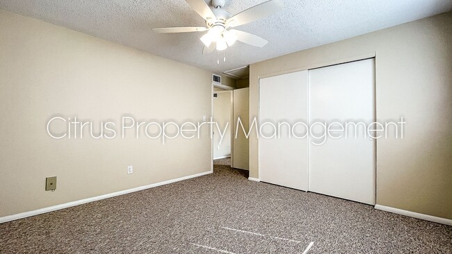 Building Photo - McLean Fairway 3036D