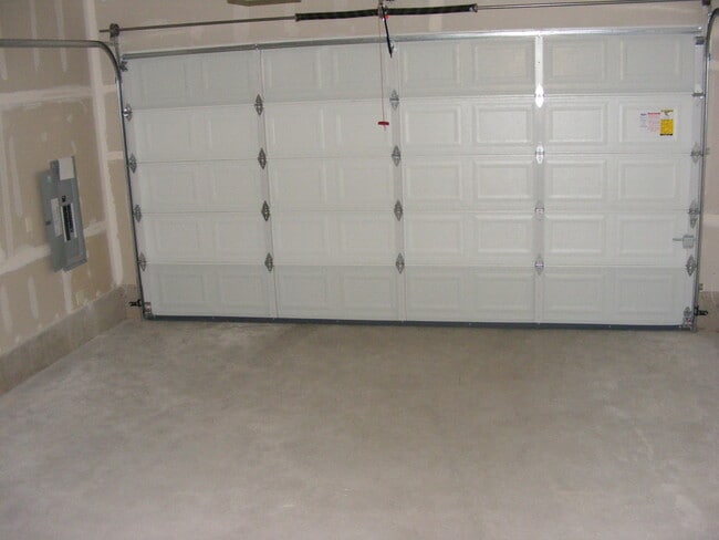 Building Photo - 4 bedroom plus a den in Puyallup