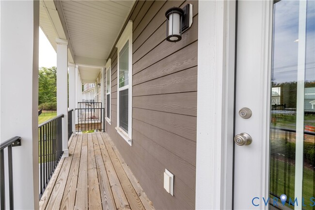 Building Photo - 11443 Hayloft Ln
