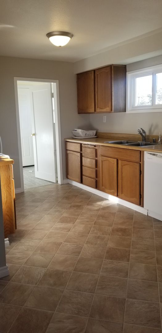 Building Photo - Very nice 1 bed 1 bath house on Columbia