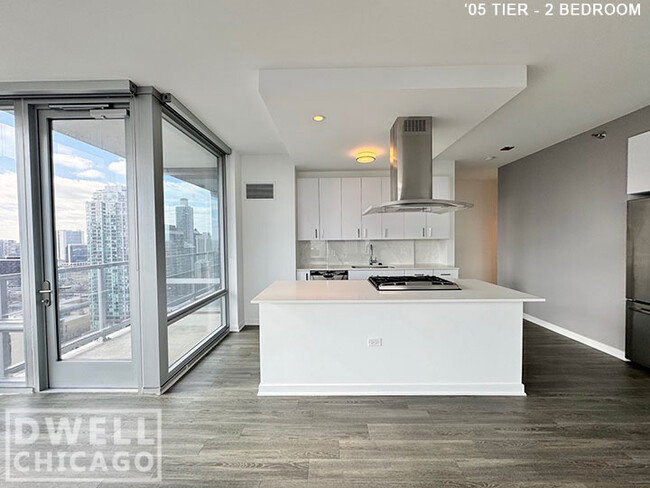 Building Photo - 1200 N La Salle Dr