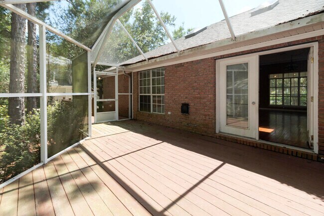 Building Photo - 307 Sand Myrtle Way