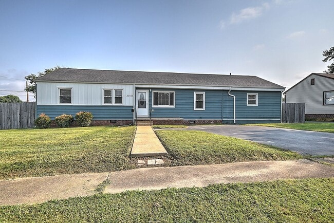 Building Photo - 2361 Hiwassee Dr