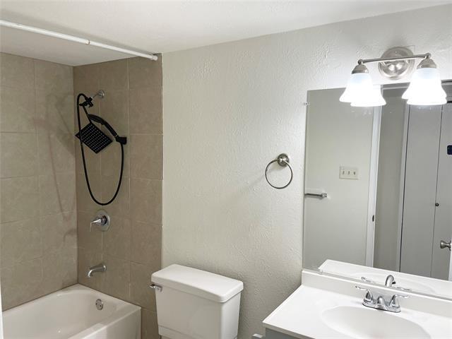 Building Photo - 612 Valley View Dr
