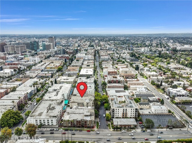Building Photo - 320 S Gramercy Pl