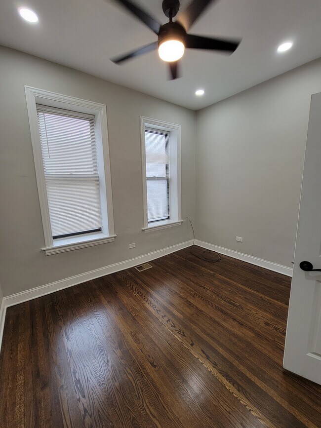 Building Photo - 1157 W 19th St