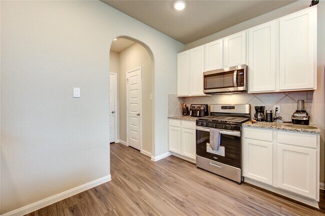 Building Photo - 2404 Shellcracker Dr
