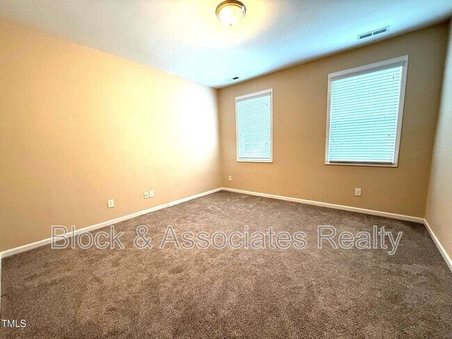 Building Photo - 545 Old Mill Village Dr