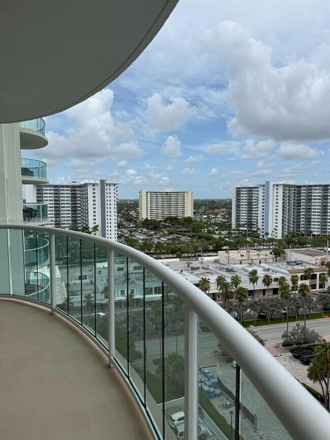 Building Photo - 3410 Galt Ocean Dr