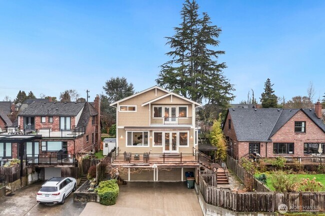 Building Photo - Light-Filled Magnolia Home with Spectacular Northwest Views