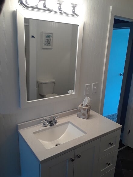 Building Photo - 222 Rosehill Ave