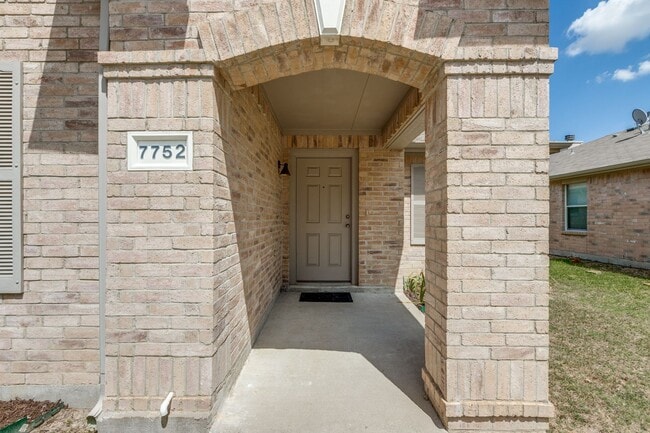 Building Photo - 7752 Highpoint Ridge