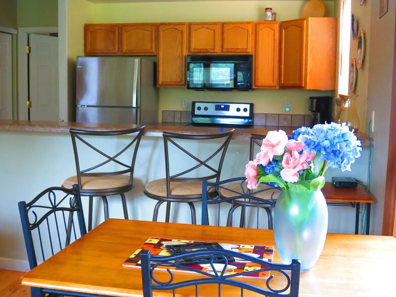 DINING AREA - 2701 Midland Ave
