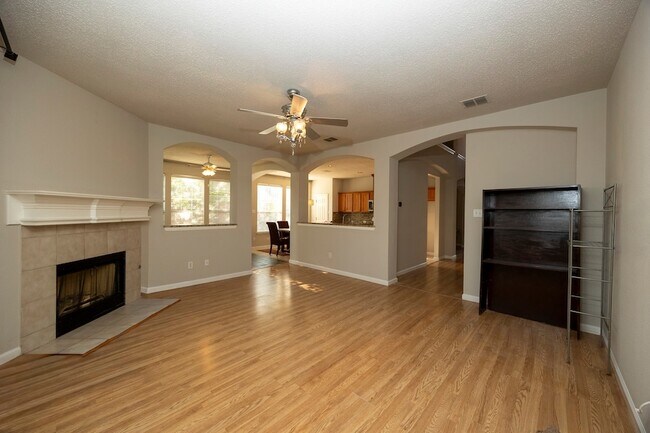 Building Photo - 6405 Calloway Dr