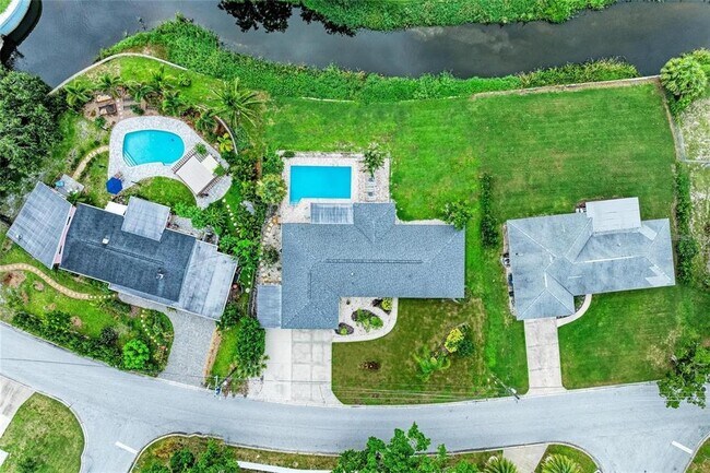 Building Photo - 2705 S Brink Ave