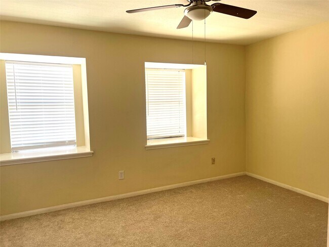 Building Photo - 14333 Memorial Dr