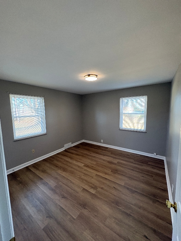 Building Photo - 3887 Crescent Dr