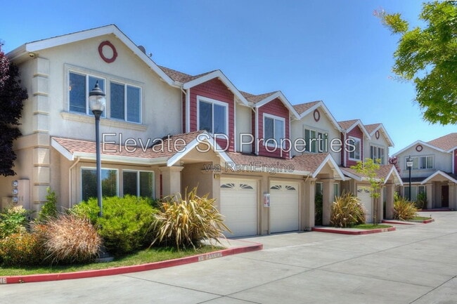 Building Photo - 2858 Grove Way
