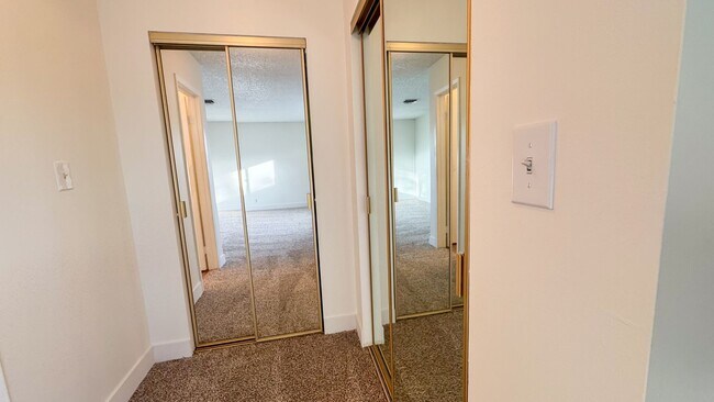 Building Photo - Move-In Ready 3-Bedroom with Pool / Lawn and Pool Service Included!