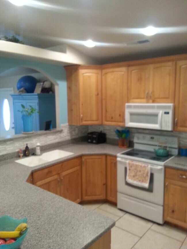 Building Photo - 73 Pheasant Dr