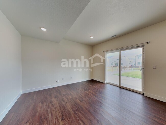 Building Photo - 3975 Ryedale Wy