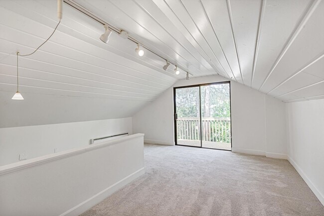 Building Photo - Inviting, remodeled 3-bdr/1.5-bath in Division/Hawthorne duplex—Privacy, A/C, parking, & storage