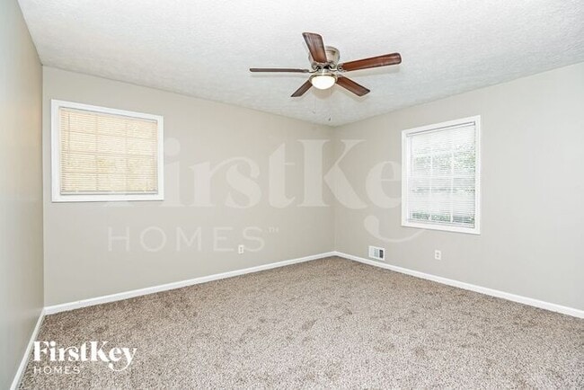 Building Photo - 3746 Lavilla Dr