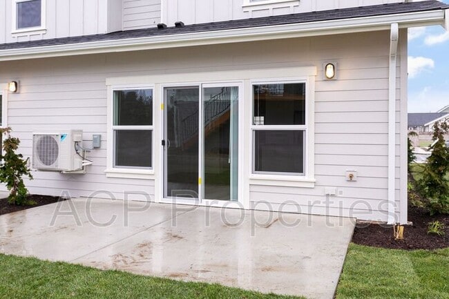 Building Photo - 2288 Brome St