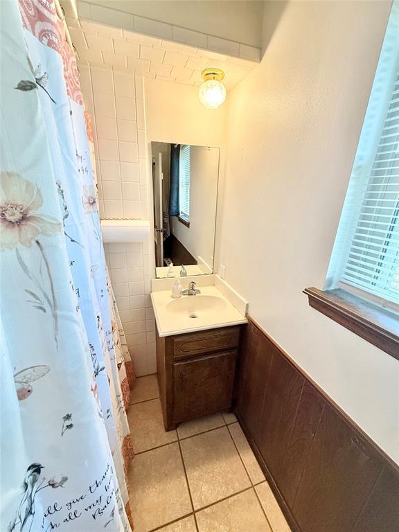 Building Photo - 1305 E Andy St