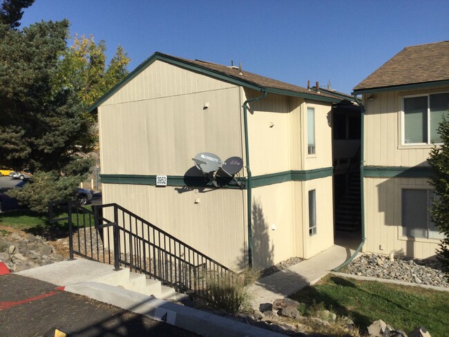 Building Photo - 1 BEDROOM/1 BATH CONDO UPSTAIRS UNIT AVAIL...