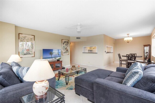 Building Photo - 4010 Galt Ocean Dr