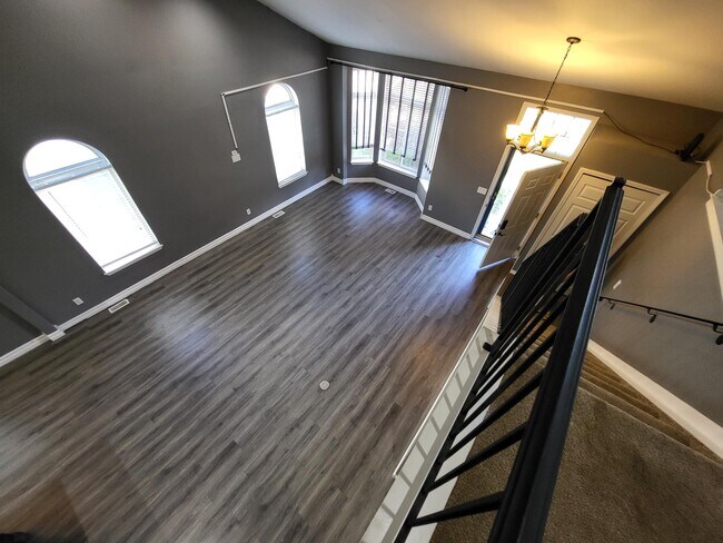 Building Photo - 7851 Thornhill Dr