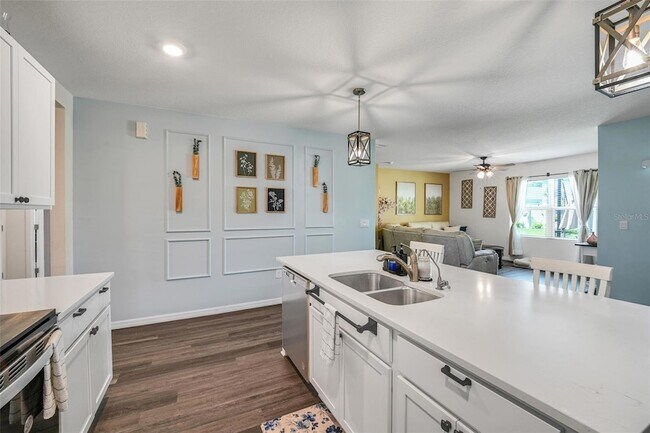 Building Photo - 5457 Hayloft Dr