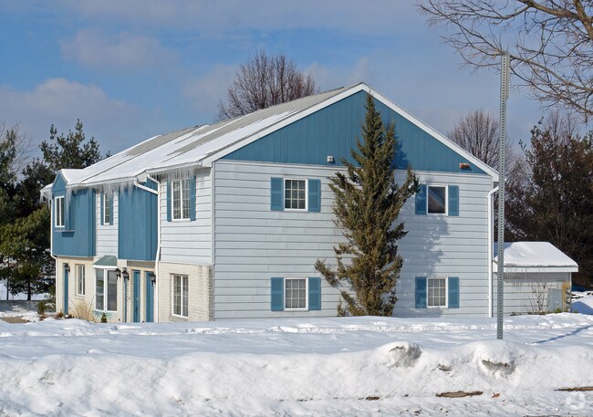 Primary Photo - 1543-1547 Blue Course Dr