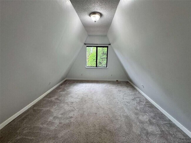 Building Photo - 2475 Hawk Creek Trail