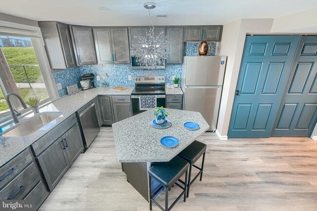 Building Photo - 800 Seckel Ct