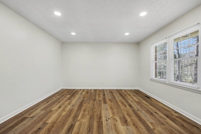 Building Photo - 755 Branch Water