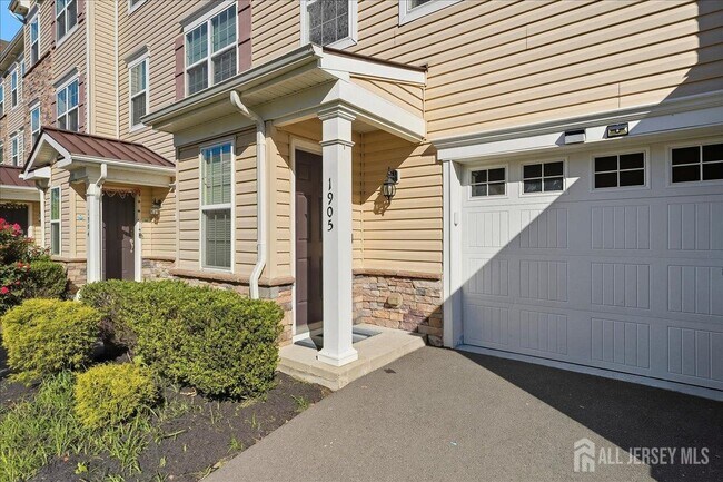 Primary Photo - 1905 John Deere Ln