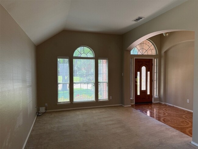Building Photo - 405 Love Bird Ln