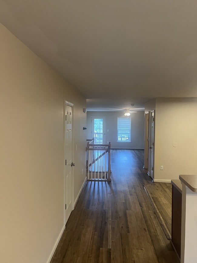 Building Photo - Spacious End-Unit Townhouse with 3 Beds, 3...